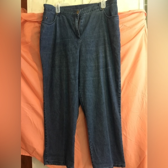 Size 16 P Capris, Ruby Rd. - Picture 5 of 6